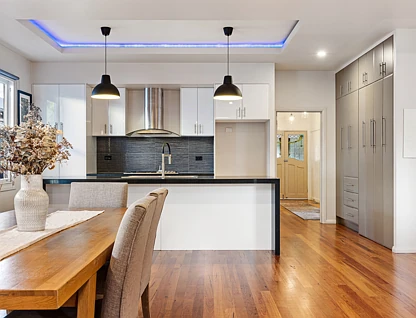 16 James Street, Golden Point, VIC 3350, 3房, 2浴, House