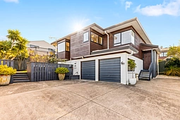 6b Antrim Grove, Bayview