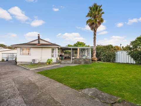 Manurewa 3部屋 Spacious Living or Prime Development Opportunity!