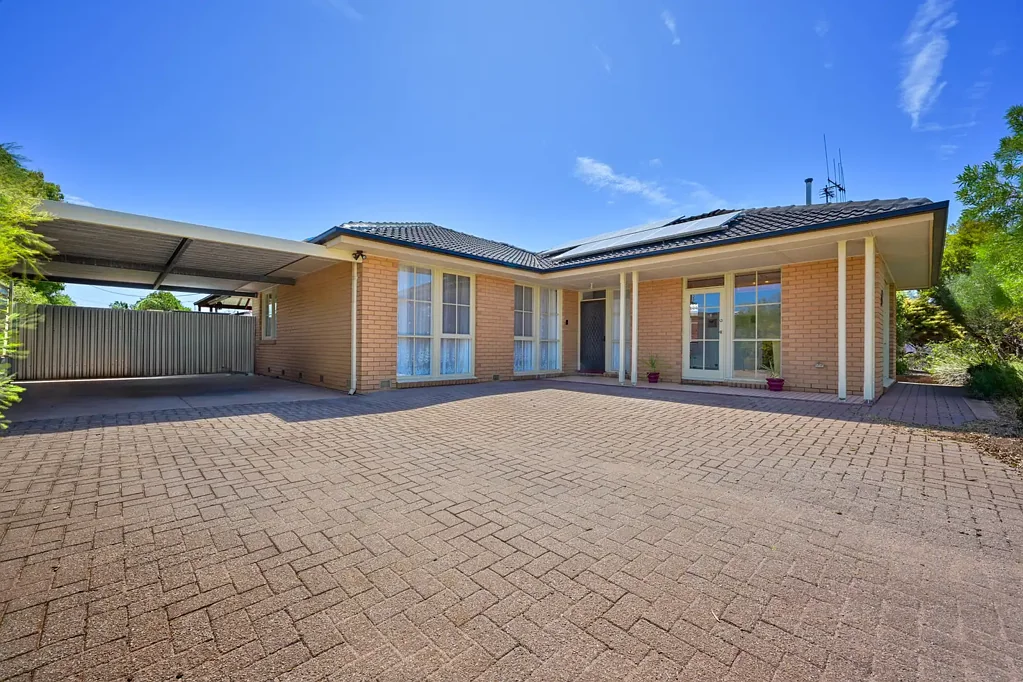 Whyalla Playford 3침실 Double brick beauty on Rigney!