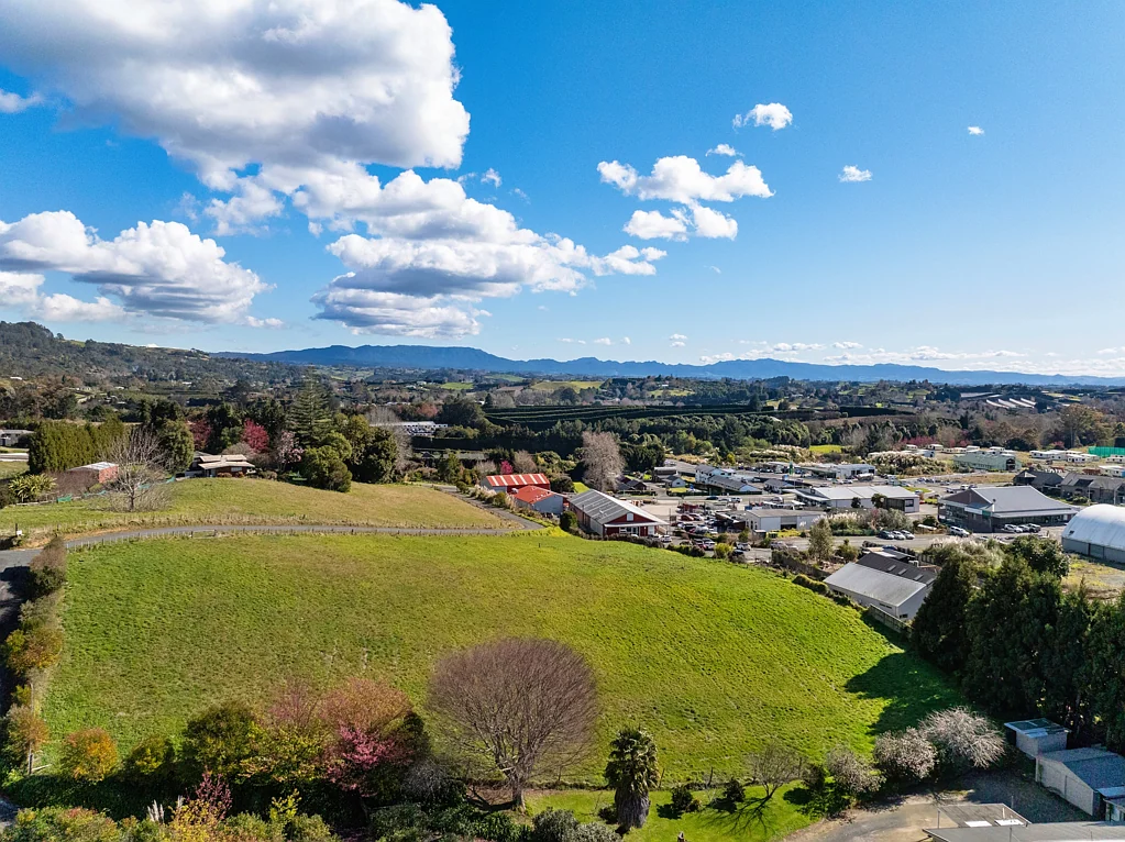 Te Puna Space, sun, views — build or bank your future