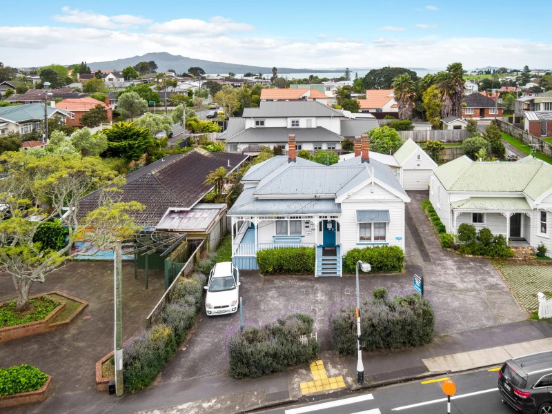 82 Lake Road, Narrow Neck, Auckland - North Shore, 3 phòng ngủ, 0 phòng tắm