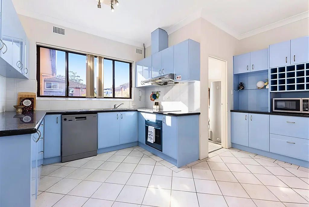 SUNLIT THREE BEDROOM HOME