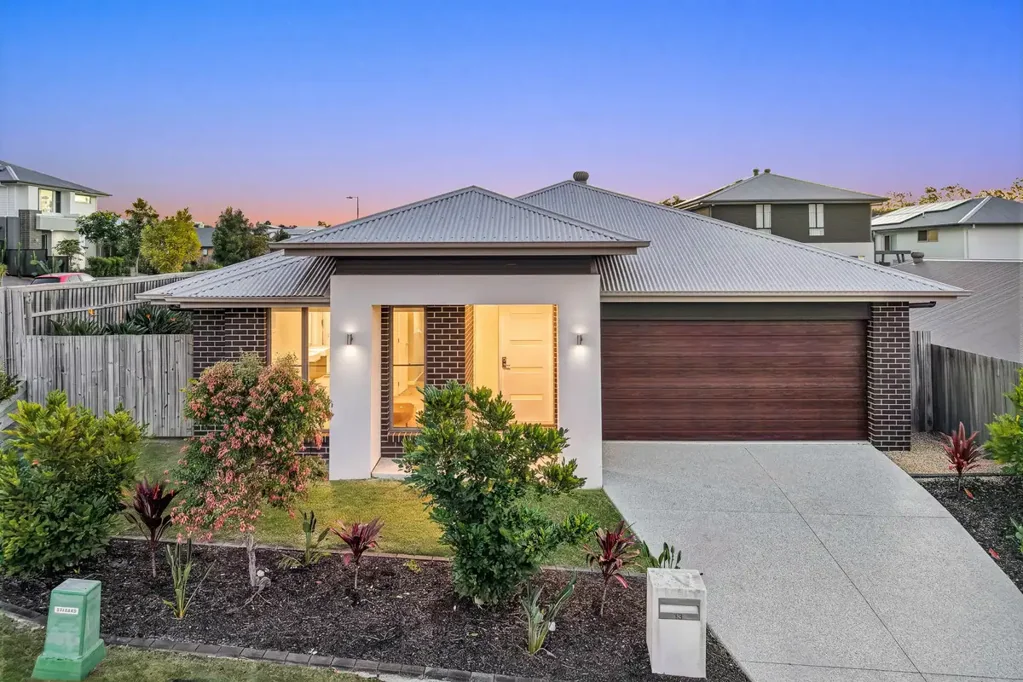 Spring Mountain 4ਬੈੱਡਰੂਮ Modern Family Living on a Spacious 526sqm Block!!!