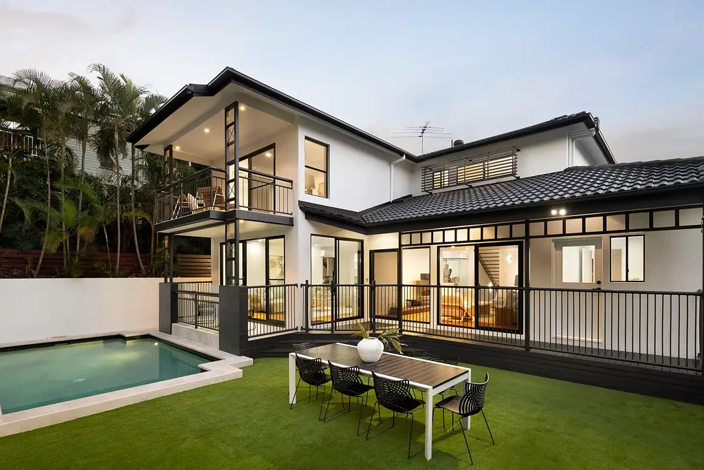 Newmarket 5Habitaciones Tri-Level Architecturally Designed Family Home