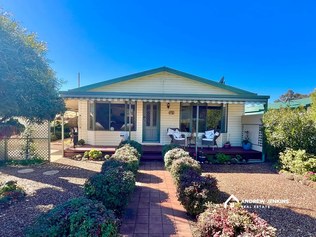 Cobram 3 Bedroom Beautifully Presented Three-Bedroom Home in Sought-After Oasis Village
