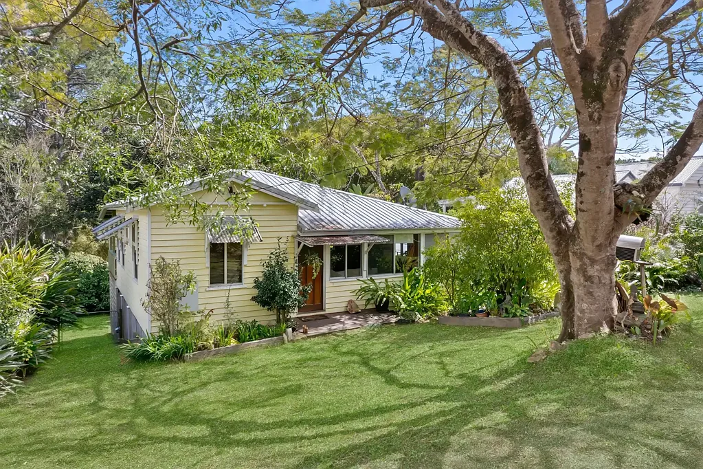Pomona 2 Bedroom Character-Filled Queenslander - Minutes to Pomona & Noosa