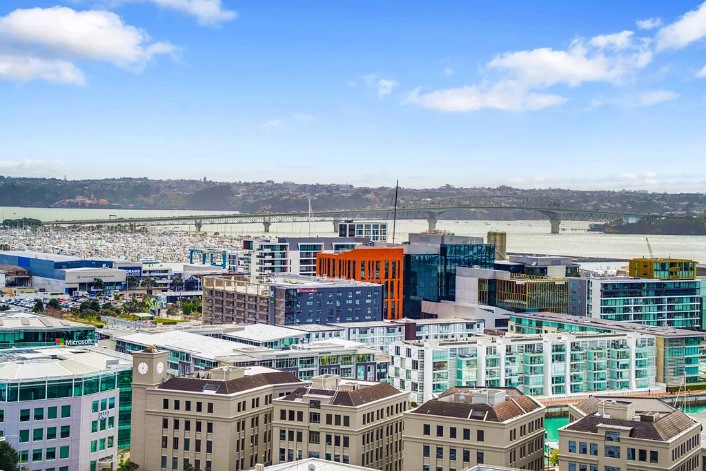12G/135 Victoria Street West, City Centre