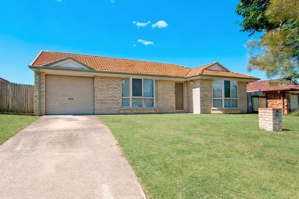 15 Robert South Drive, Crestmead, QLD 4132