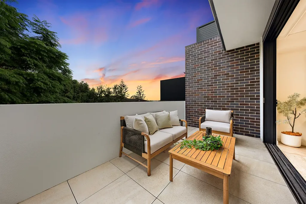 North Sydney 2房 独家精品建筑 天窗自然采光 人字形地板 主卧套房 壮丽景色 学区房 Metro近便 Contemporary Two Bedroom + Study, Walk to Metro Station