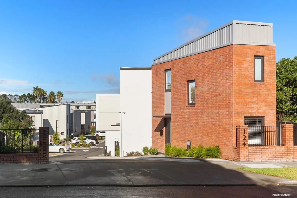 Mount Albert 2 Bedroom First home buyers/Investors, Carpark Included