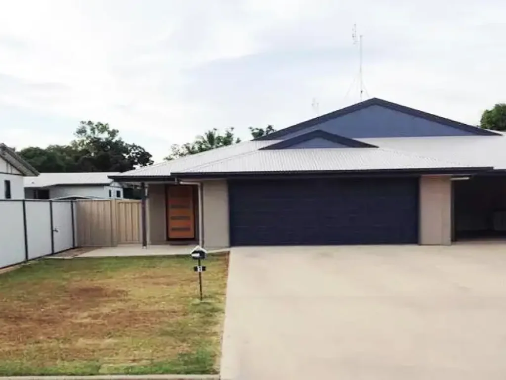10 Main Street, Bluff, QLD 4702