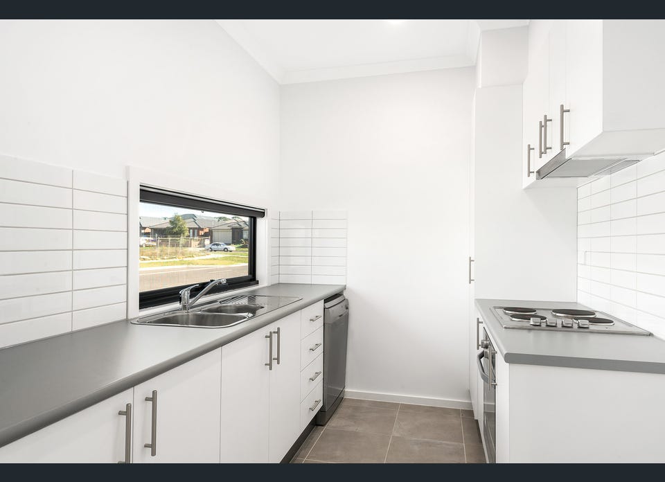 4 OLLIE PL, CRANBOURNE EAST VIC 3977, 0 chambres, 0 salles de bain, House