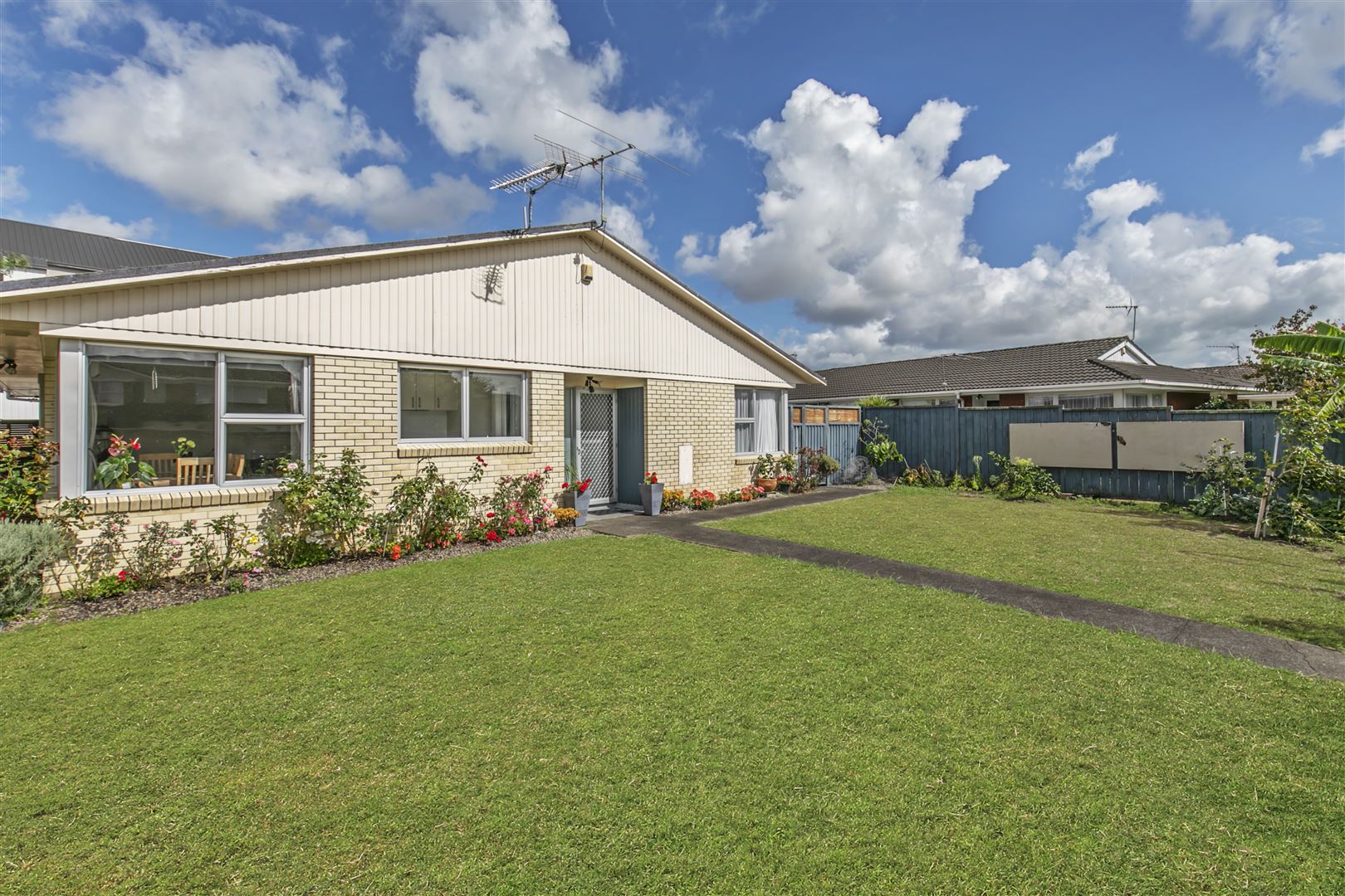 2/1 Hemsway Place, Sunnyhills, Auckland - Manukau, 2房, 1浴