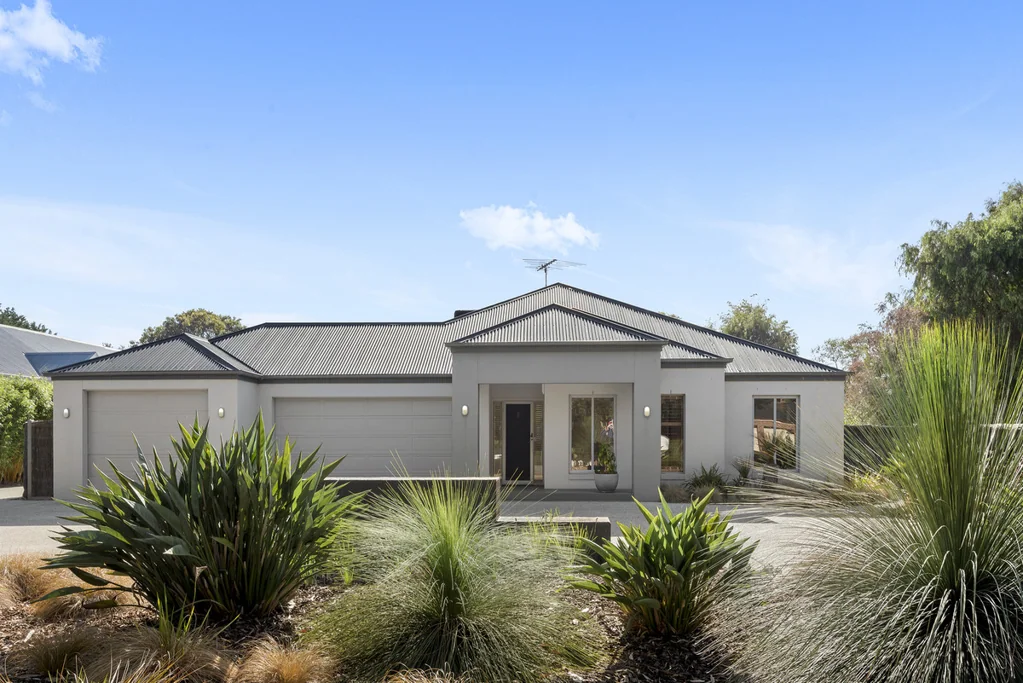 6 Queenspoint Crescent, Queenscliff, VIC 3225