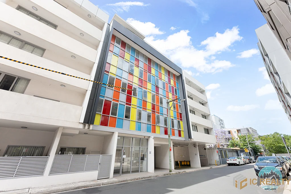 Homebush 2房 采光充足的现代生活，坐拥便利中心位置 Light-Filled Contemporary Living in a Convenient Central Setting