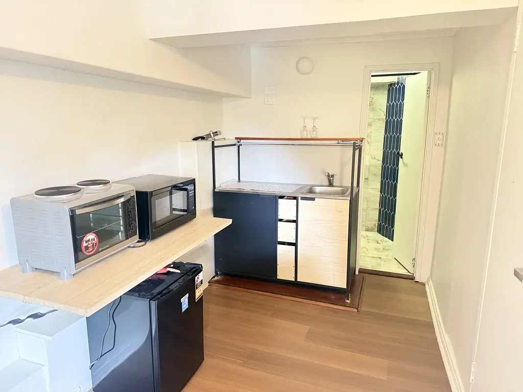 Recently Renovated Compact Studio - Ideal for Single Occupant