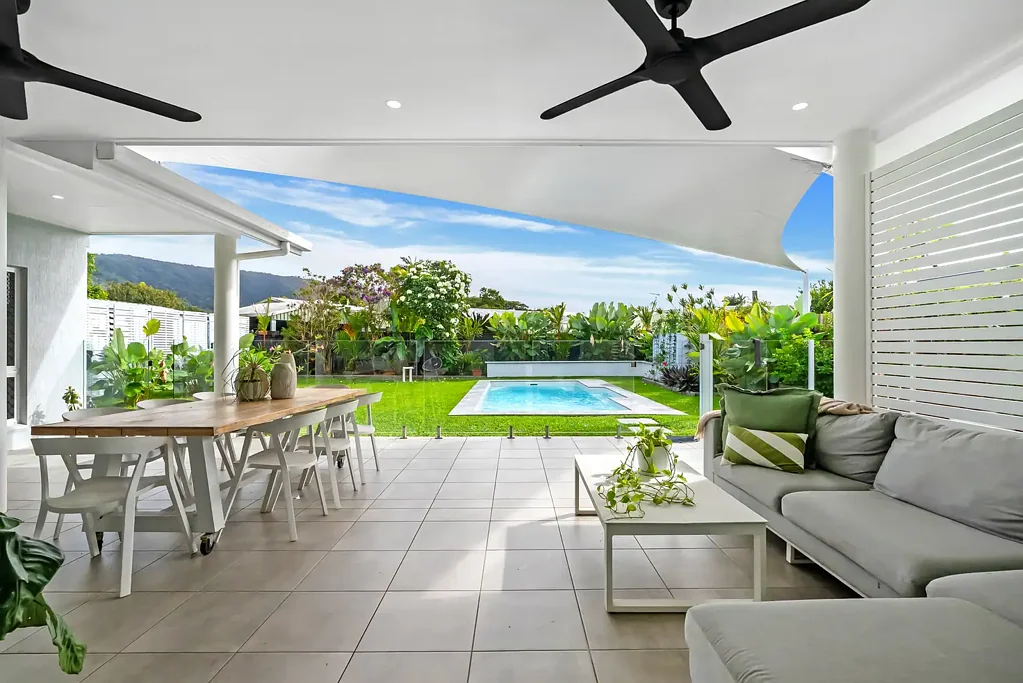 Kewarra Beach 5غرفة نوم Large Backyard with Big Inground Pool | Renovated Family Home Opposite Nature Reserve