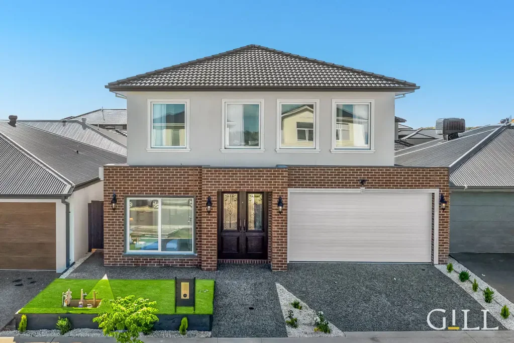 Officer 4ਬੈੱਡਰੂਮ Brand New Provincial-Style Designer Home