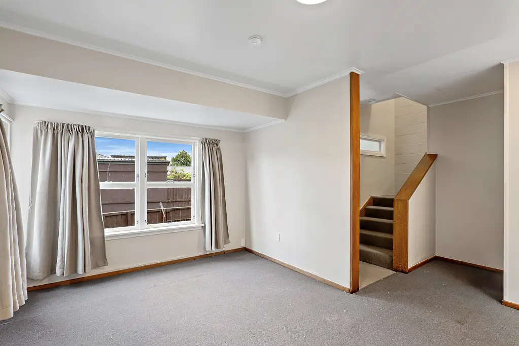 Aranui 10ห้องนอน Four townhouses on one corner site!