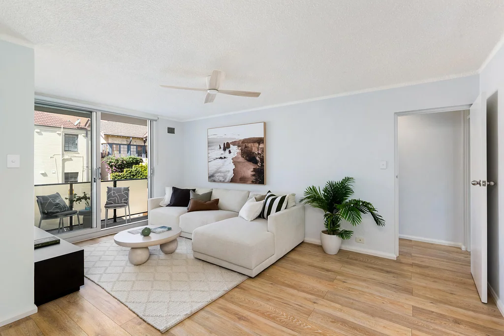 Clovelly 2房 采光充足的海滨生活，距离Clovelly Beach仅200米 Light-Filled Coastal Living 200 Metres From Clovelly Beach