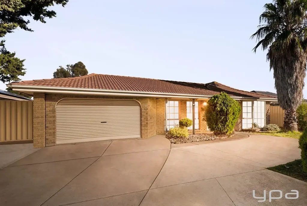 Family Home in Sought After Hoppers Crossing - Cambridge Estate!