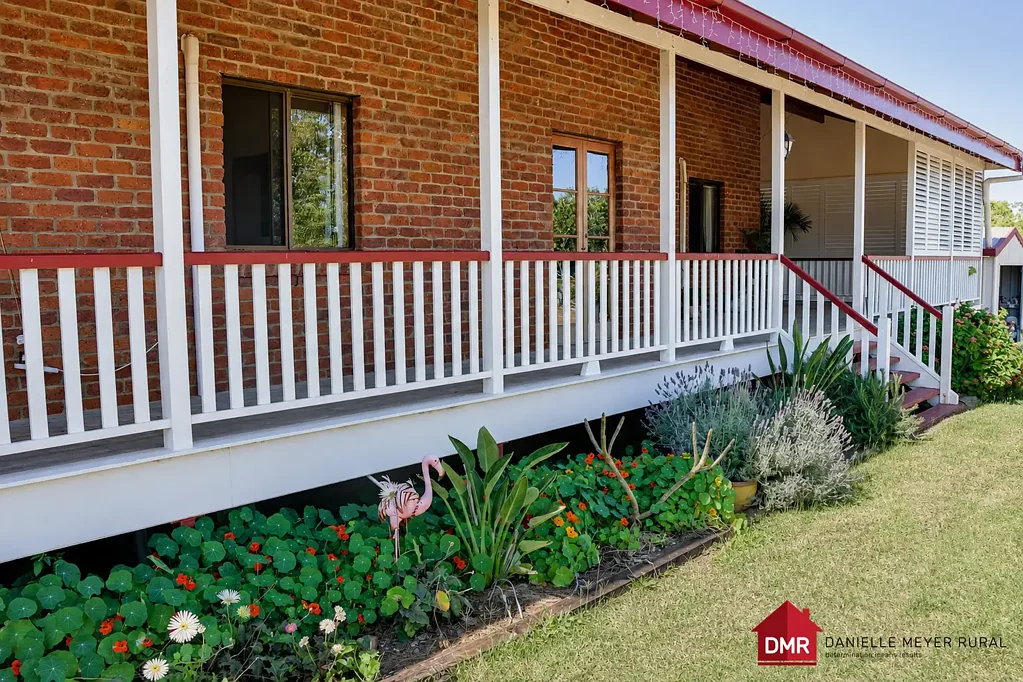 Gayndah A BEAUTIFUL COUNTRY HOME WITH SPACE, WATER AND SOUL