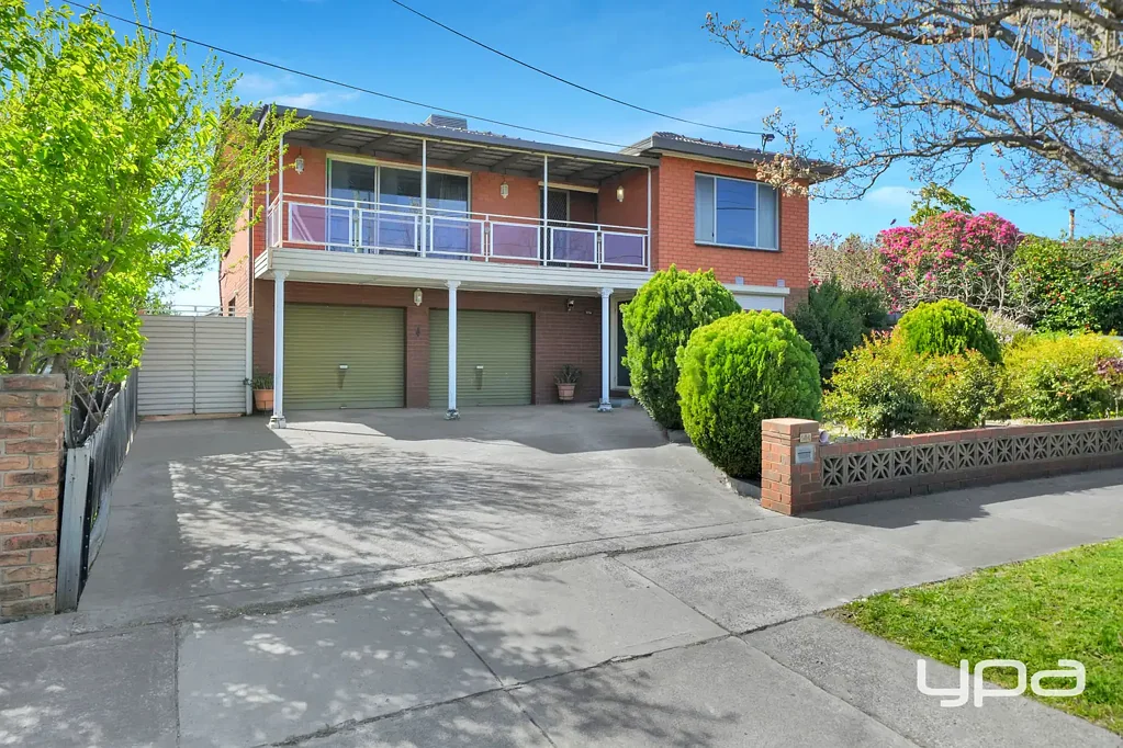 Campbellfield 4Moenga RENOVATE OR REDEVELOP THE CHOICE IS YOURS!