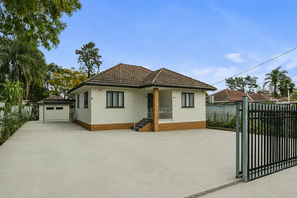 Rocklea 4Kwarto Owner Relocated - Vacant 1,012m2 Opportunity Must Be Sold!