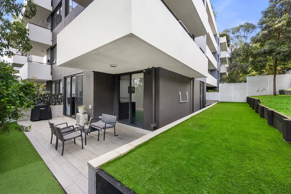 Caringbah 2ਬੈੱਡਰੂਮ Modern Ground-Floor Sanctuary with Expansive Courtyard