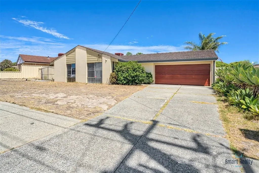 Beautifully presented fresh family home - 4 x 1 with great backyard!