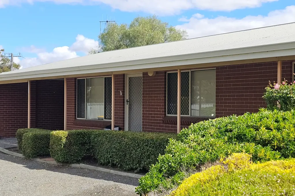 Katanning 9બેડરૂમ For Sale - Outstanding Quadruplex Investment Opportunity