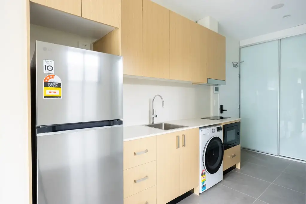 (Leased) As-New Fully Furnished Premier Studios in Heart of Epping