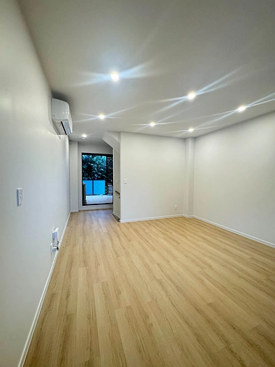 Modern & Comfortable Living in the Heart of Mt...