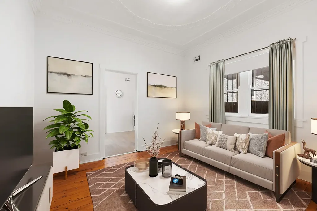 Renovated One Bedroom Plus Sunroom In The Heart Of Bondi