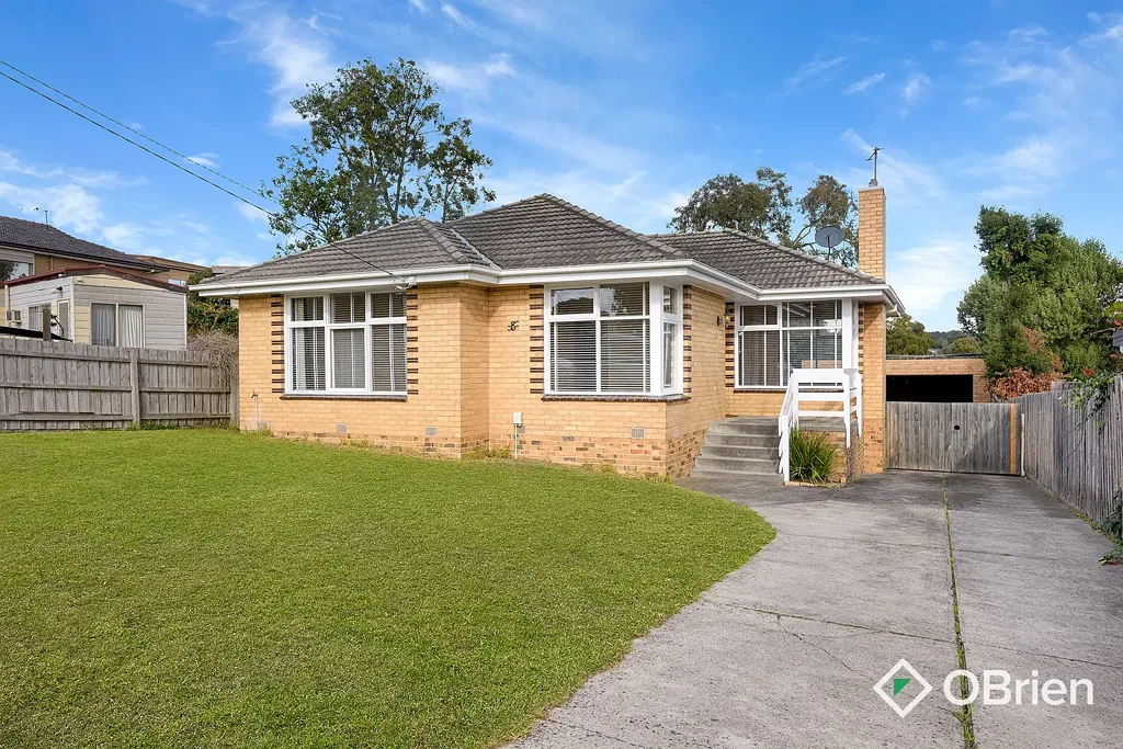 Comfortable Family Living in a Quiet Frankston Locale