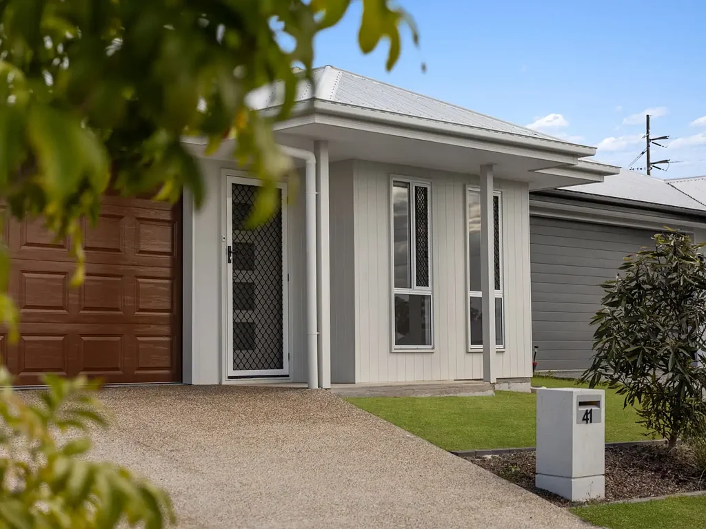 Logan Reserve 4房 现代、空置，随时可入住 Modern, Vacant and Ready to Call Home