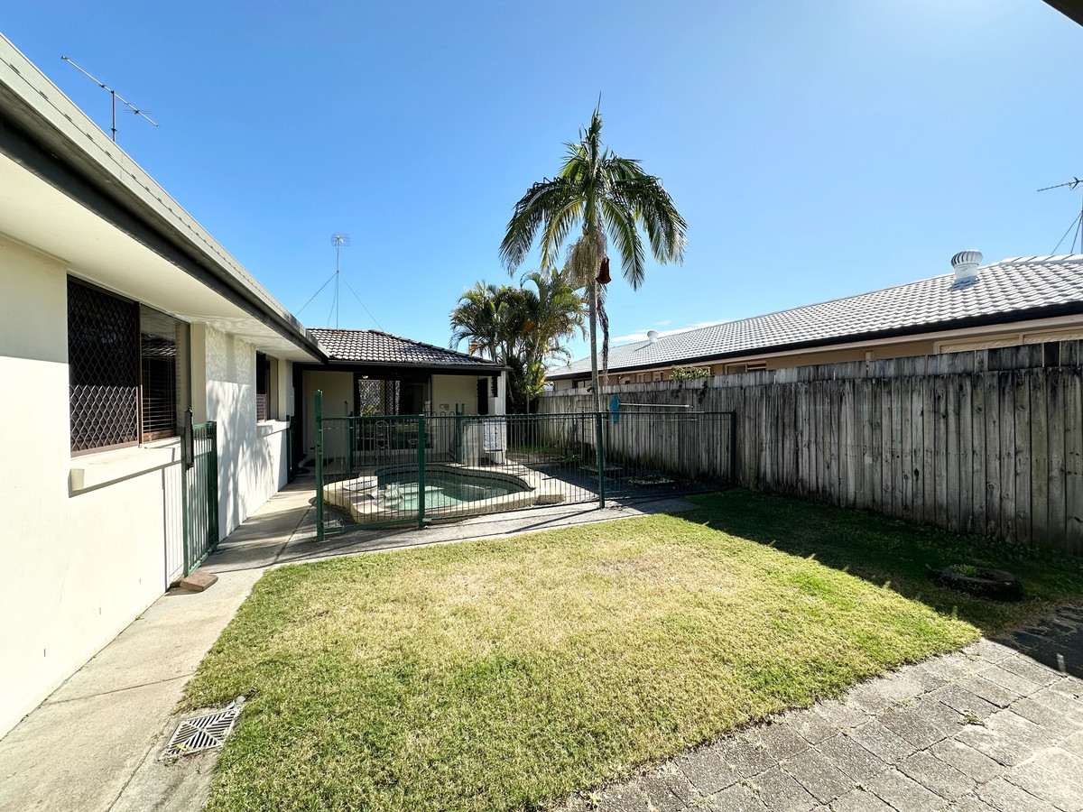 51 OCEANIC DR, MERMAID WATERS QLD 4218, 0房, 0浴, House