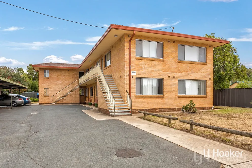 Spacious Two Bedroom Unit