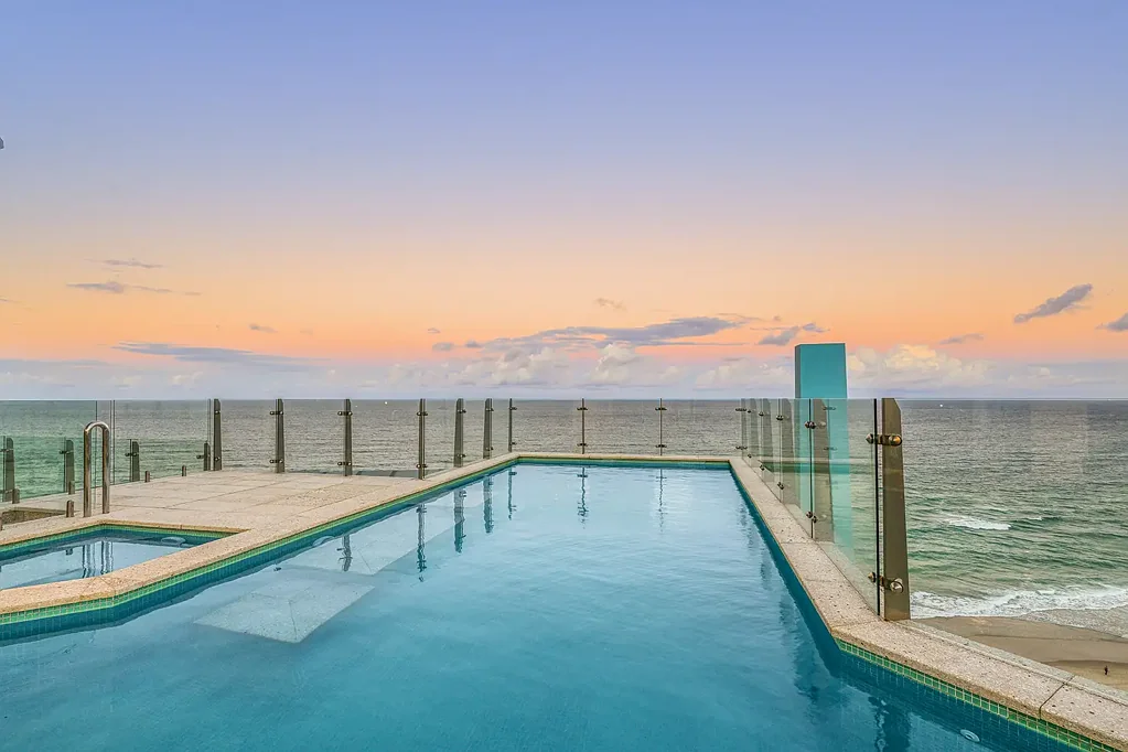 Surfers Paradise 5房  Absolute Beachfront Penthouse -Overseas Sellers