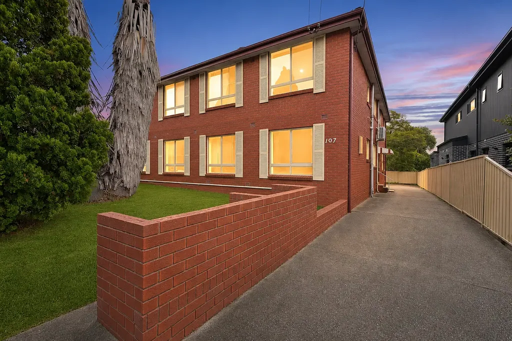Regents Park 2房 Regents Park 黄金地段的一楼双砖单元房 Ground Floor Double-Brick Unit in Prime Regents Park Location