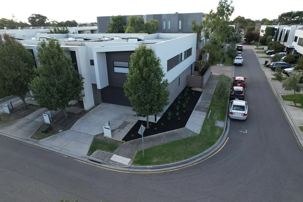 Spacious, Stylish & Modern Family Living in a Prime Sunshine West Location