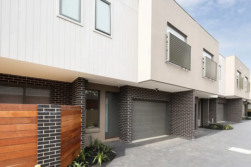 Springvale 2 Bedroom SMART START OR INVESTMENT IN A CENTRAL SPRINGVALE SETTING