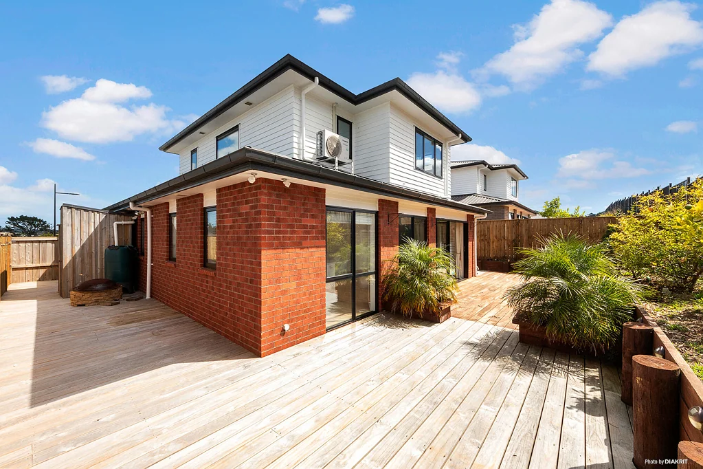 Kumeu 4Habitaciones Prime Kumeu Brick & Tile Home - Must Be Sold