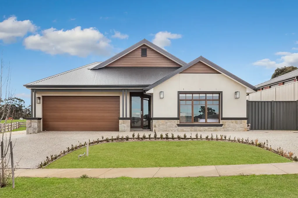 Broadford 4 Slaapkamer Family home on big block in popular location