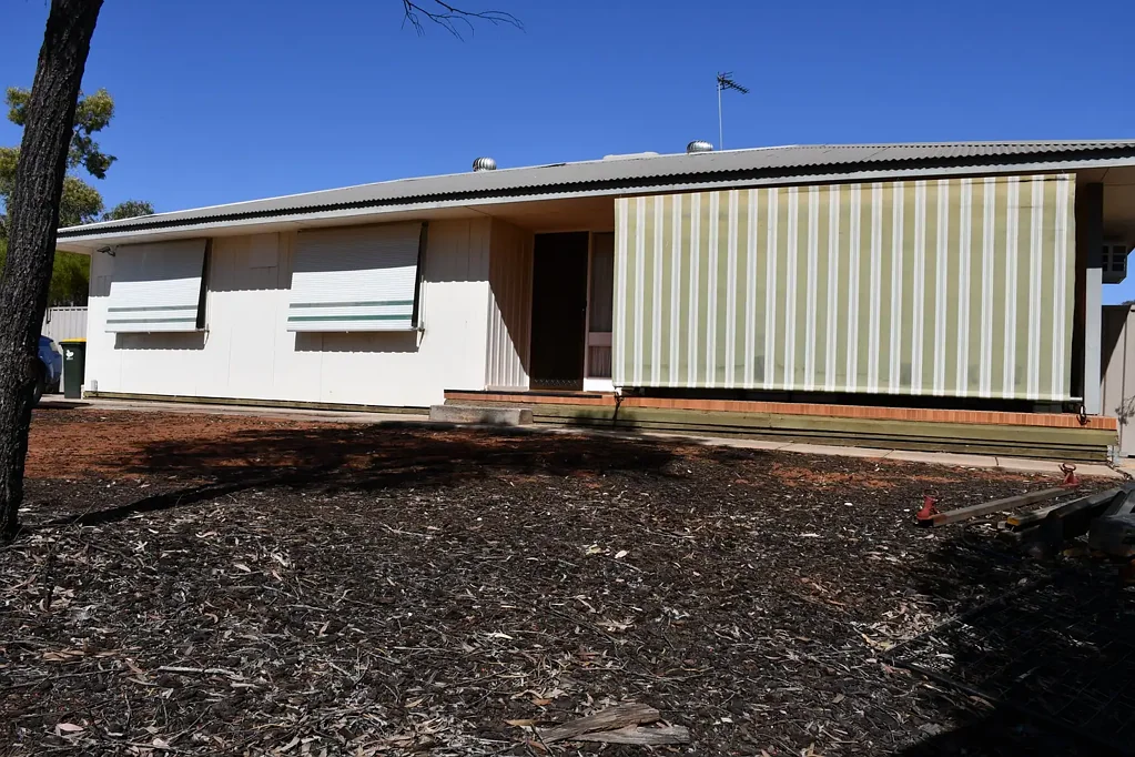 11 Nyaroo Court, Roxby Downs, SA 5725