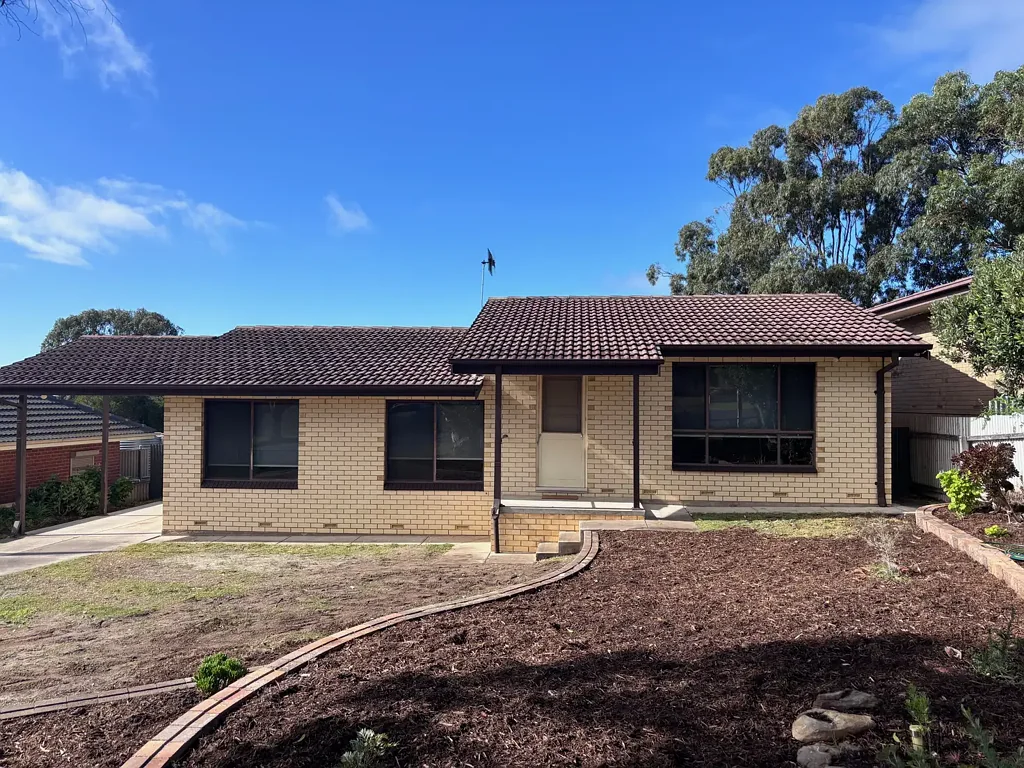 Cozy 3-Bedroom Home Just a Short Walk to the Centre of Victor Harbor