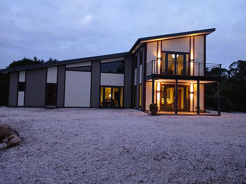 Westport 2 Bedroom Private Contemporary living with sea views