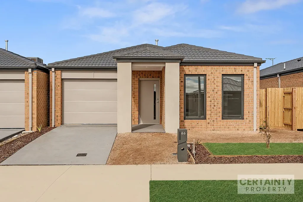Lara 3ਬੈੱਡਰੂਮ Brand-New Three-Bedroom Home – Three Private Ensuites & Solar Panels!