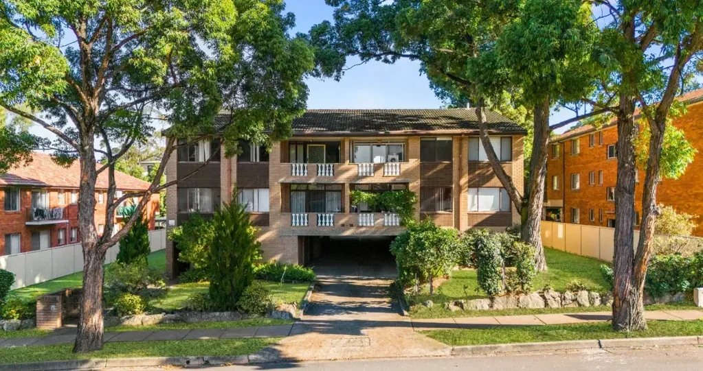 Spacious Two Bedroom Unit with Garage